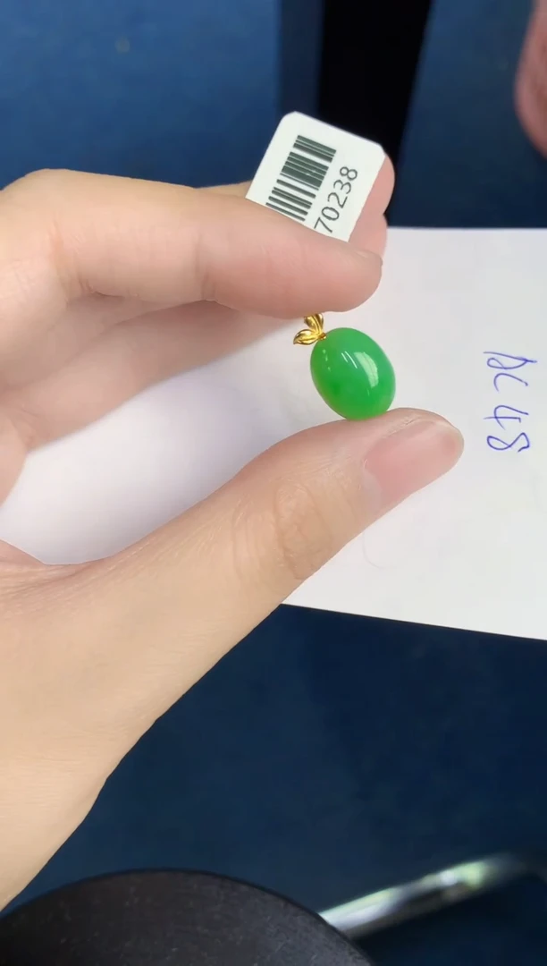 翡翠18K金镶嵌颈饰天然翡翠緬甸A貨
