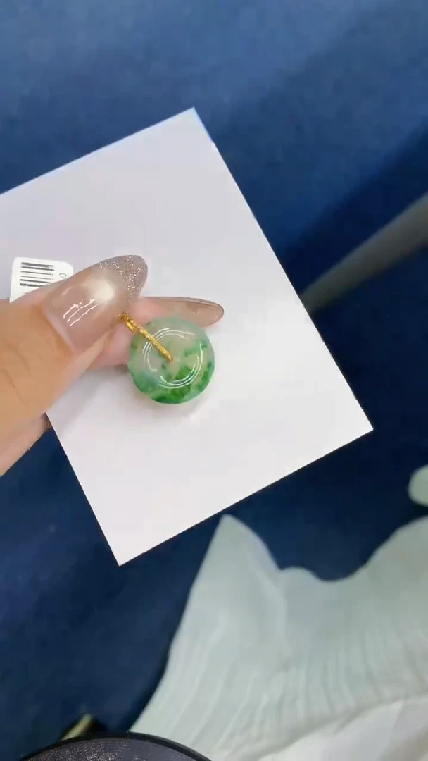 颈饰18K金镶嵌翡翠1