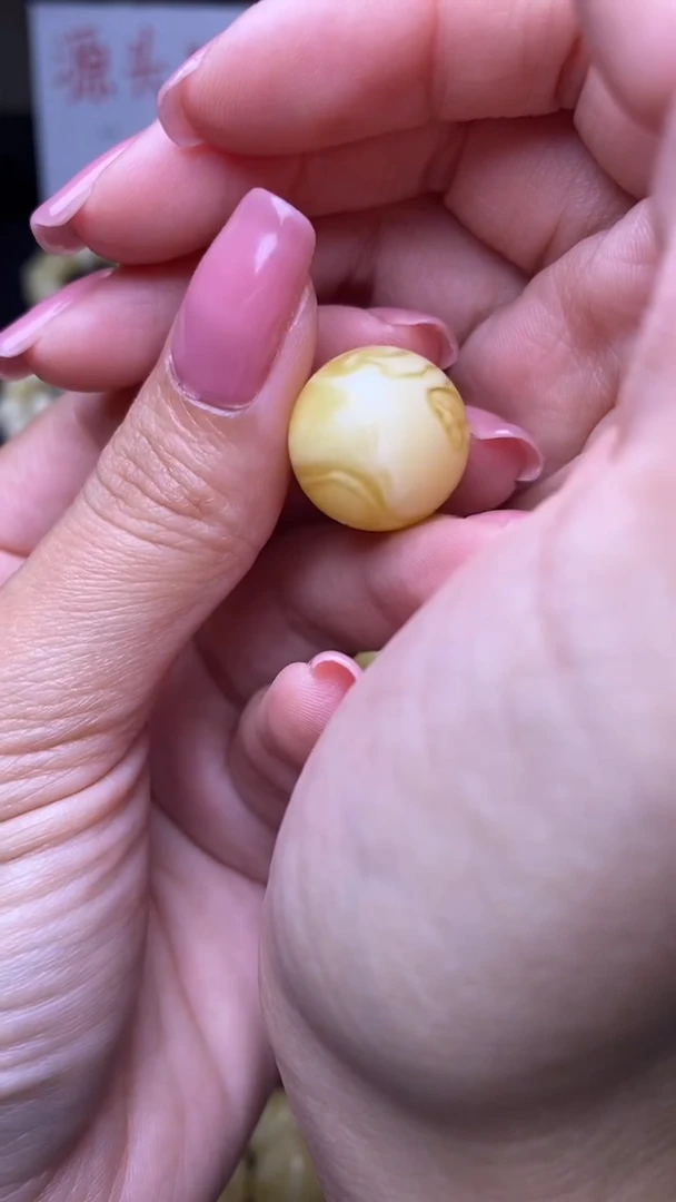 未镶嵌琥珀裸石葵.89