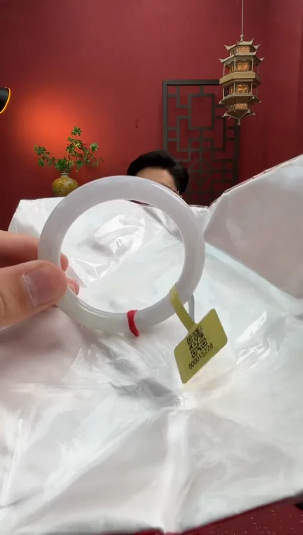 未镶嵌手镯（圆镯）翡翠翡翠手镯1