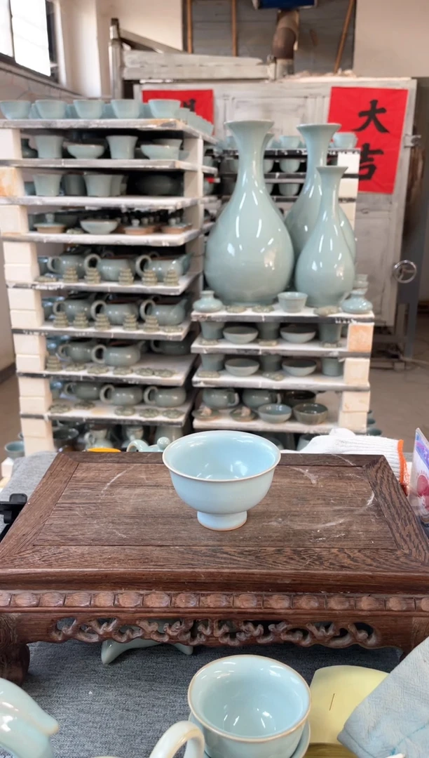 【闪购商品】瓷片天青 老釉 高足压手杯 微瑕