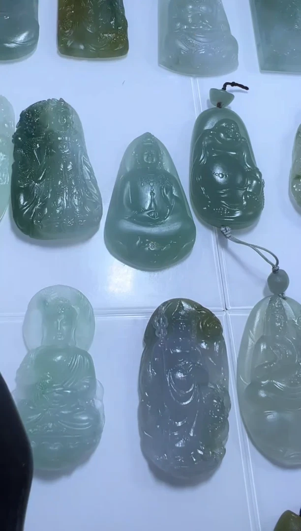 未镶嵌定制翡翠素衣