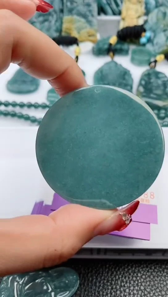 【闪购商品】翡翠颈饰未镶嵌