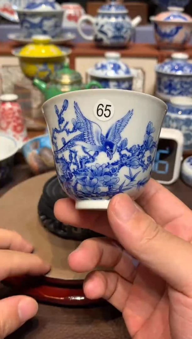 R**o65青花花鸟杯的