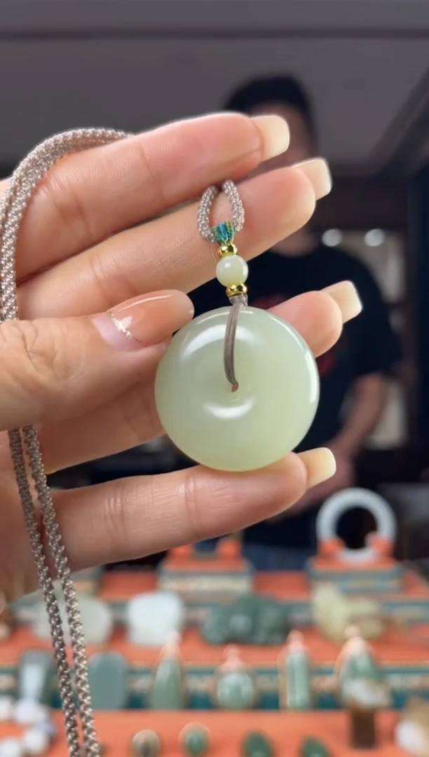 颈饰未镶嵌和田玉佩佩30mm左右