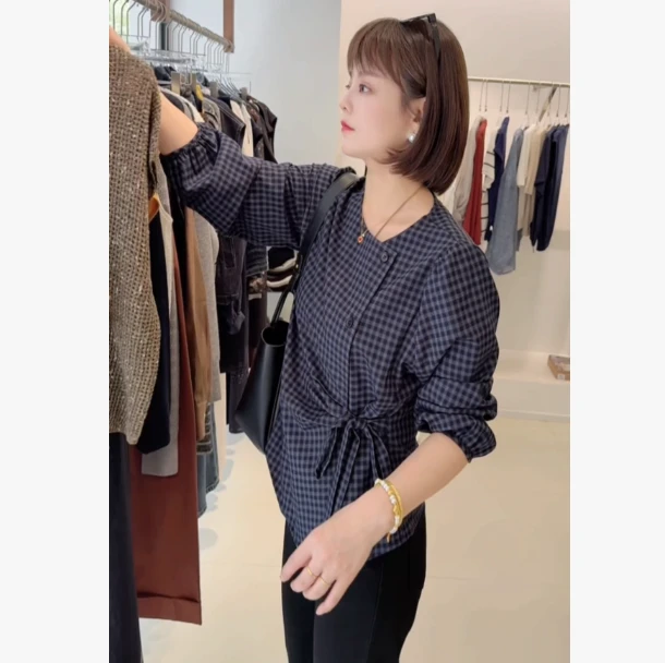 早秋格子侧系带长袖圆领衬衫