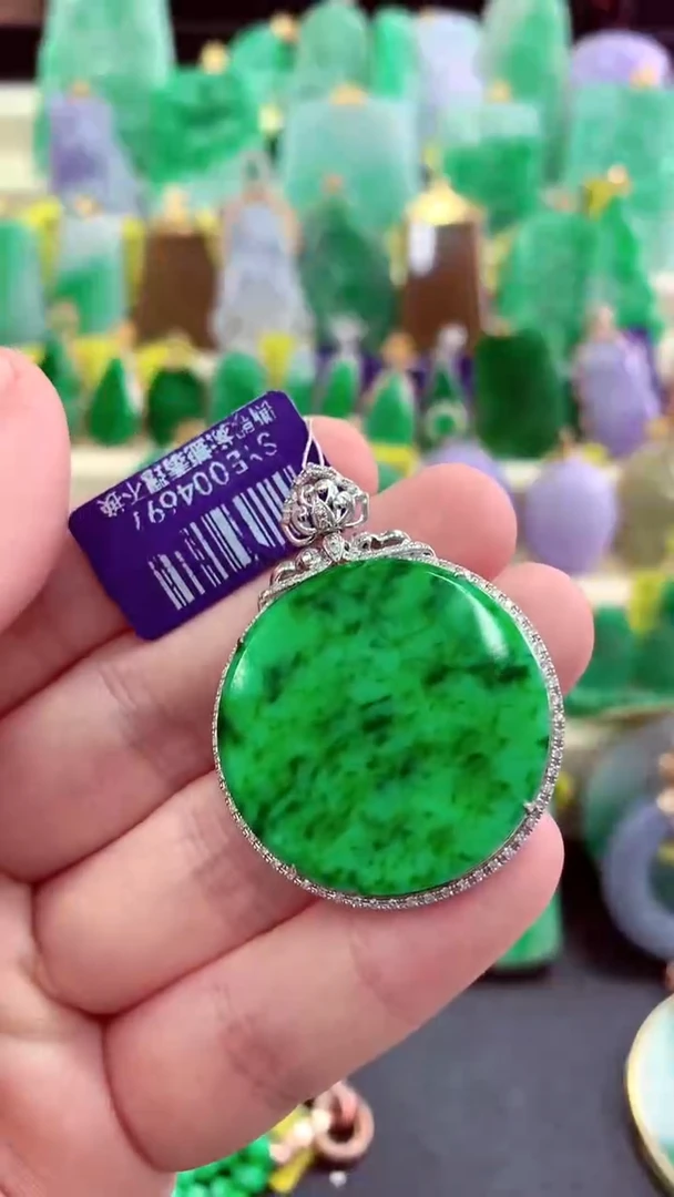 吊坠(不含链)18K金镶嵌翡翠挂件