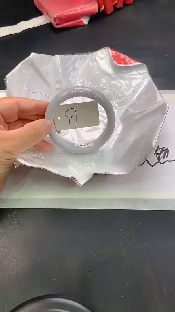 翡翠手镯未镶嵌205