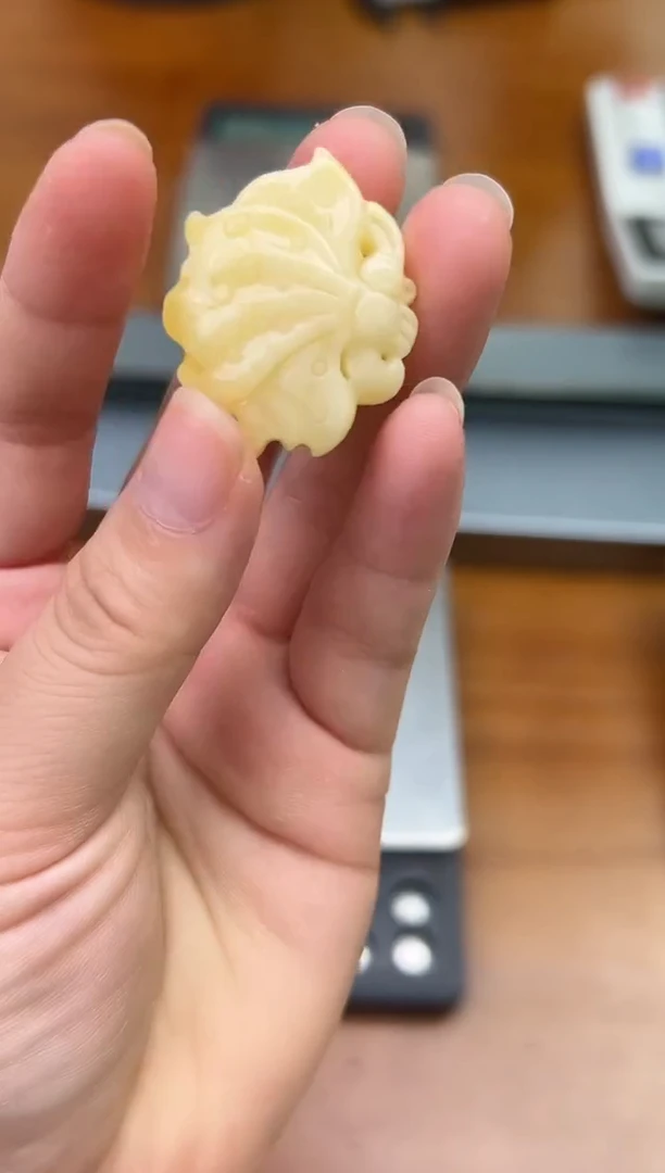 裸石琥珀未镶嵌蜜蜡吊坠
