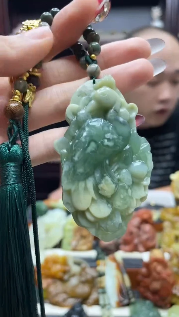 未镶嵌岫玉吊坠·