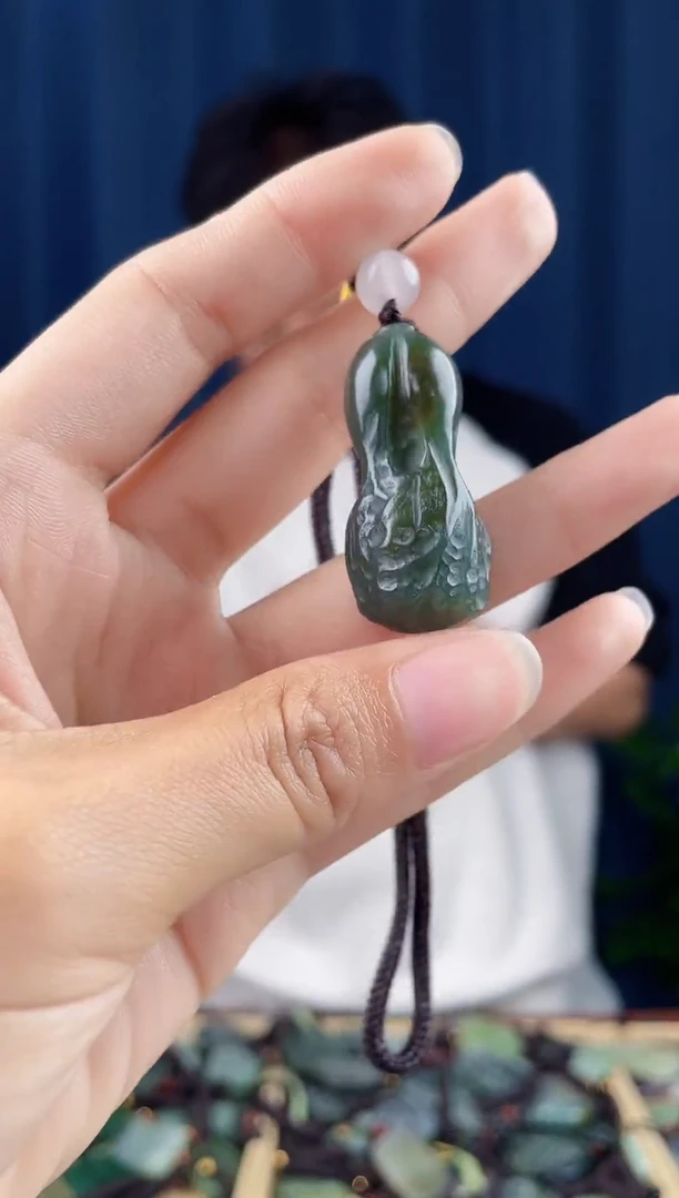 未镶嵌和田玉挂件拍一发一，多样性发货