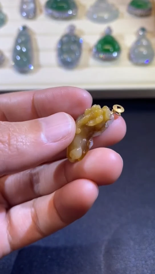 【闪购商品】翡翠吊坠(不含链)18K金镶嵌缅甸天然A货翡翠