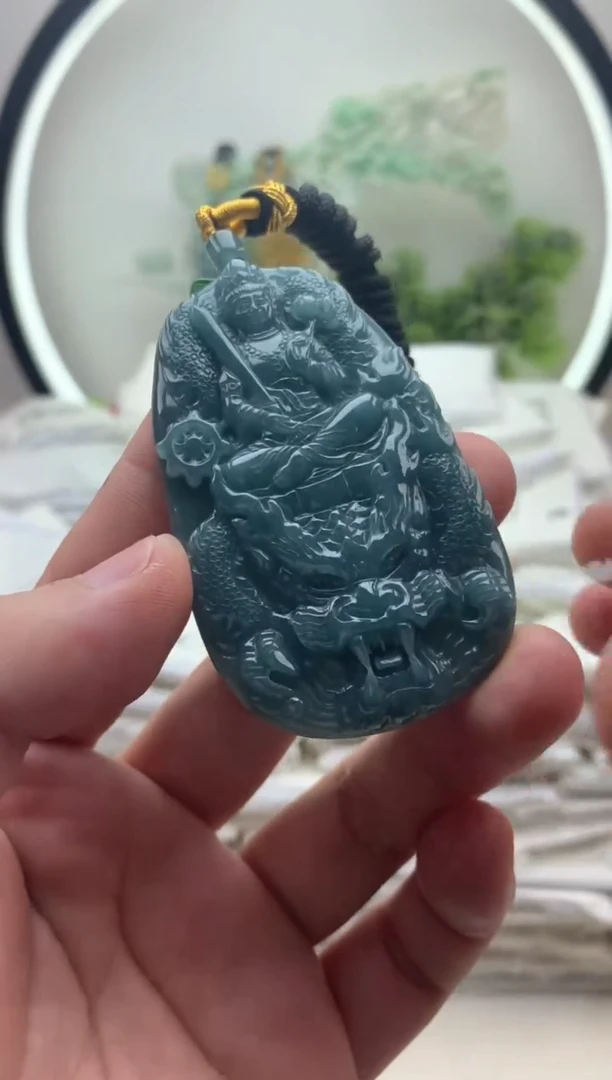 颈饰未镶嵌翡翠虚空藏