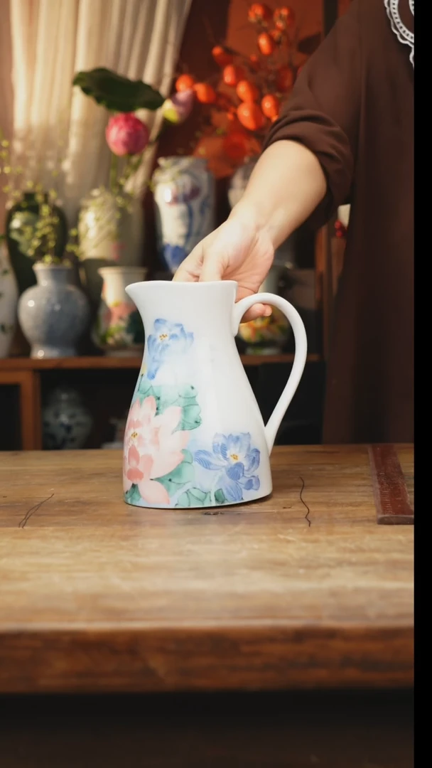 现代景德镇设计师釉下手绘陶瓷花瓶