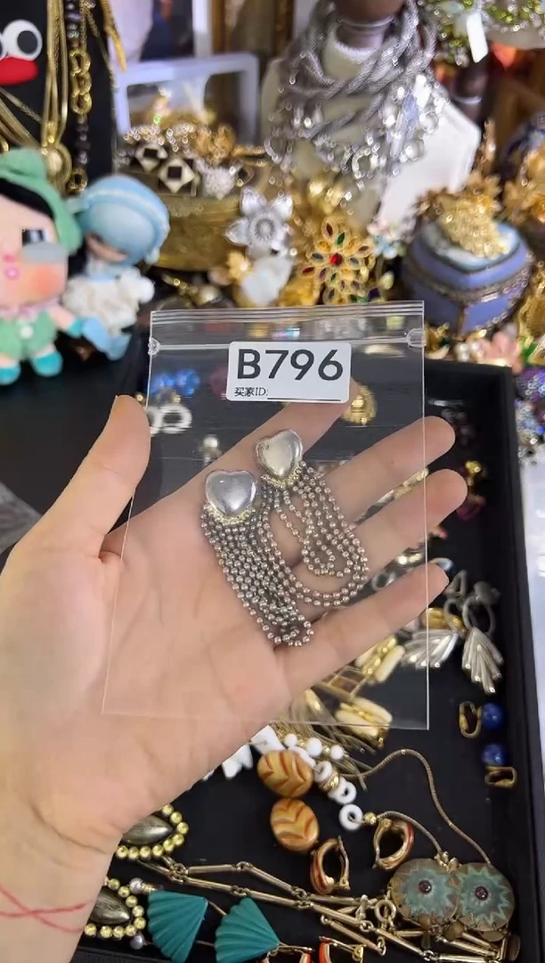 合金无铜合金796 中古首饰都有瑕疵  请确认后在拍！