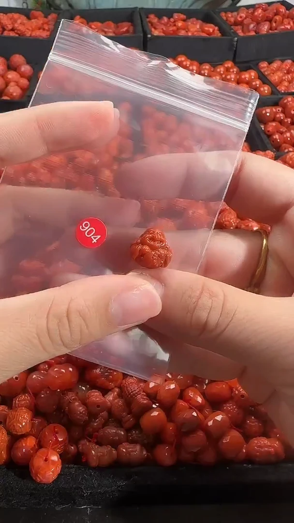 颈饰未镶嵌南红玛瑙1