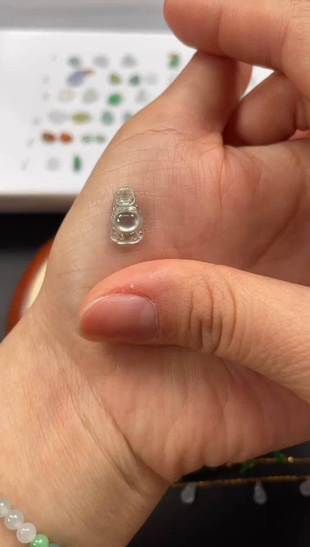 吊坠(不含链)18K金镶嵌翡翠一个JK625