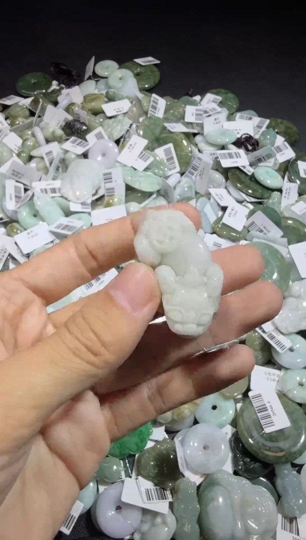 【闪购商品】翡翠颈饰未镶嵌00002096