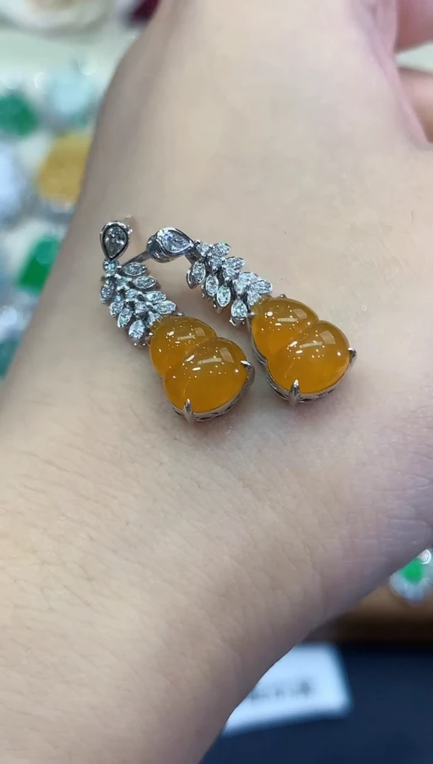 18K金镶嵌翡翠耳饰C108