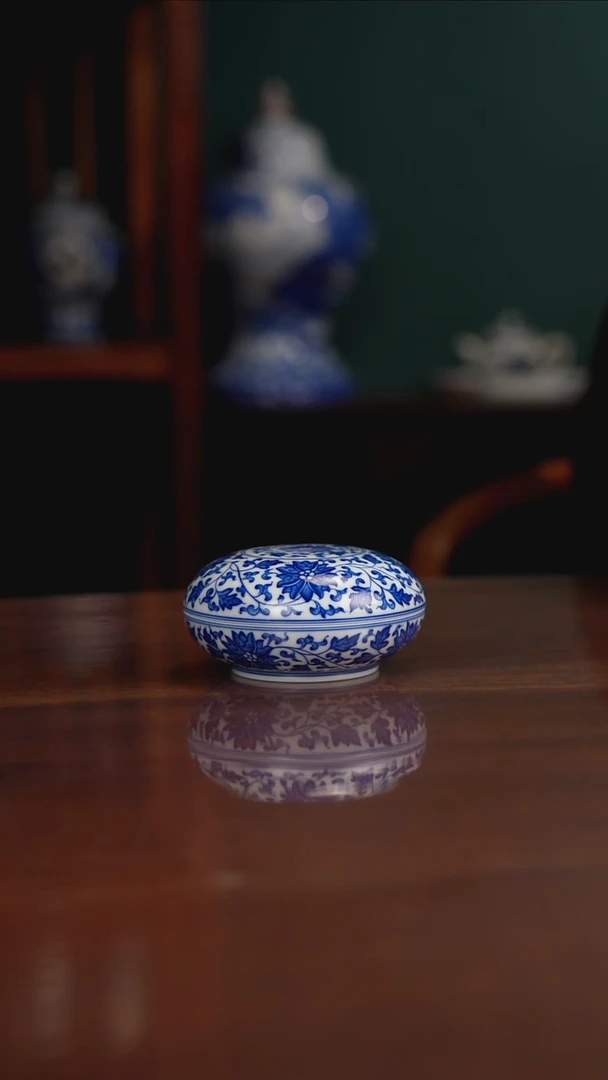 晓月窑青花缠枝印泥盒