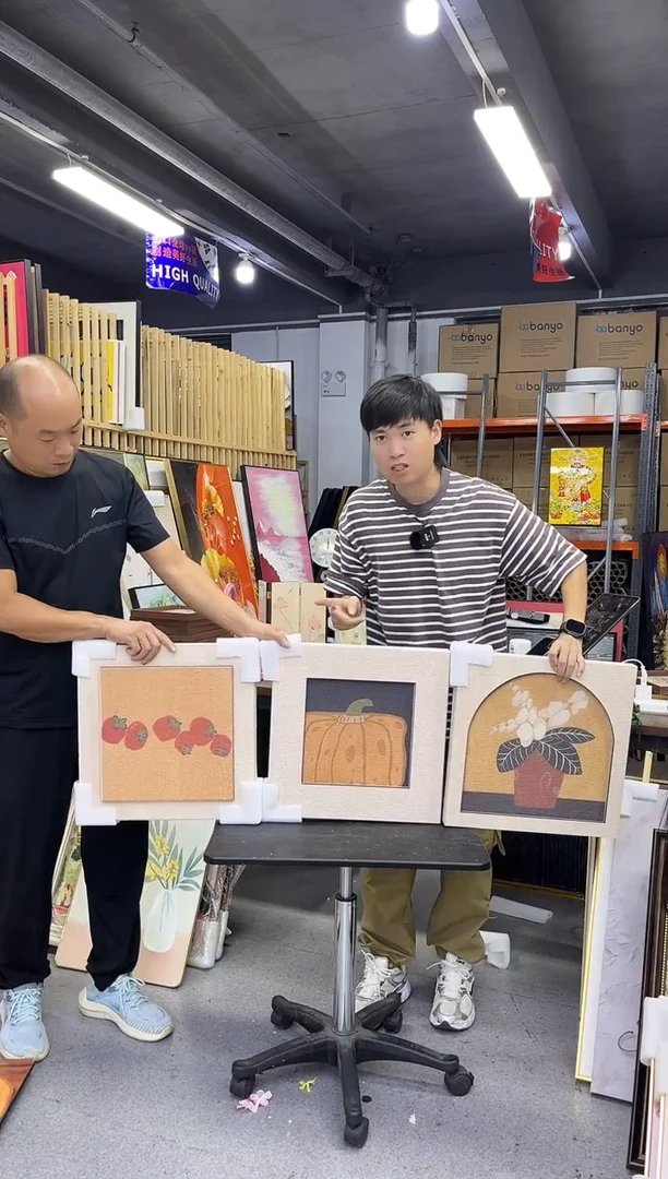 竖款40*40砂岩画3个