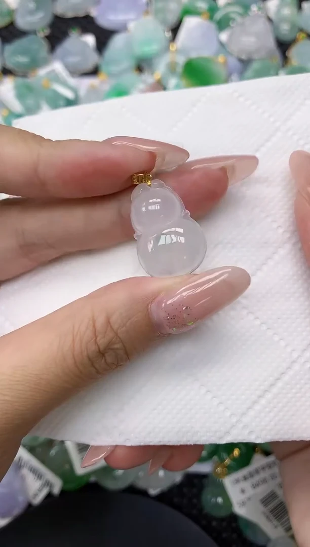 颈饰18K金镶嵌翡翠1111111111