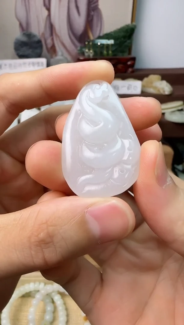 和田玉未镶嵌颈饰风****?吊坠