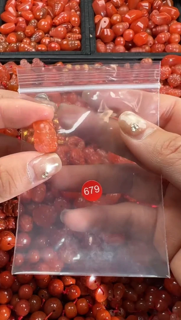 【闪购商品】南红玛瑙颈饰未镶嵌1