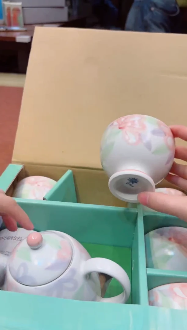 小狐狸海外瓷器哇哇哇