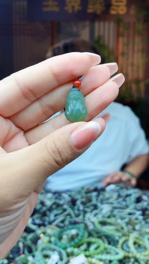 和田玉未镶嵌颈饰拍一发一