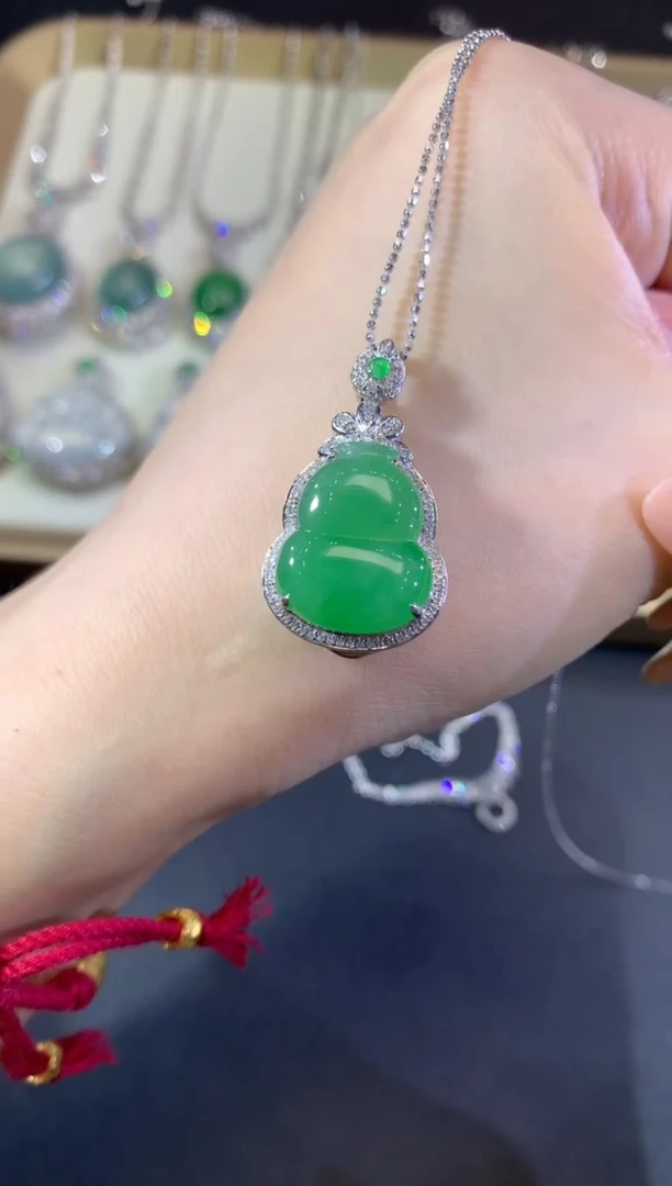 吊坠(不含链)18K金镶嵌翡翠39-葫芦（不含链扣
