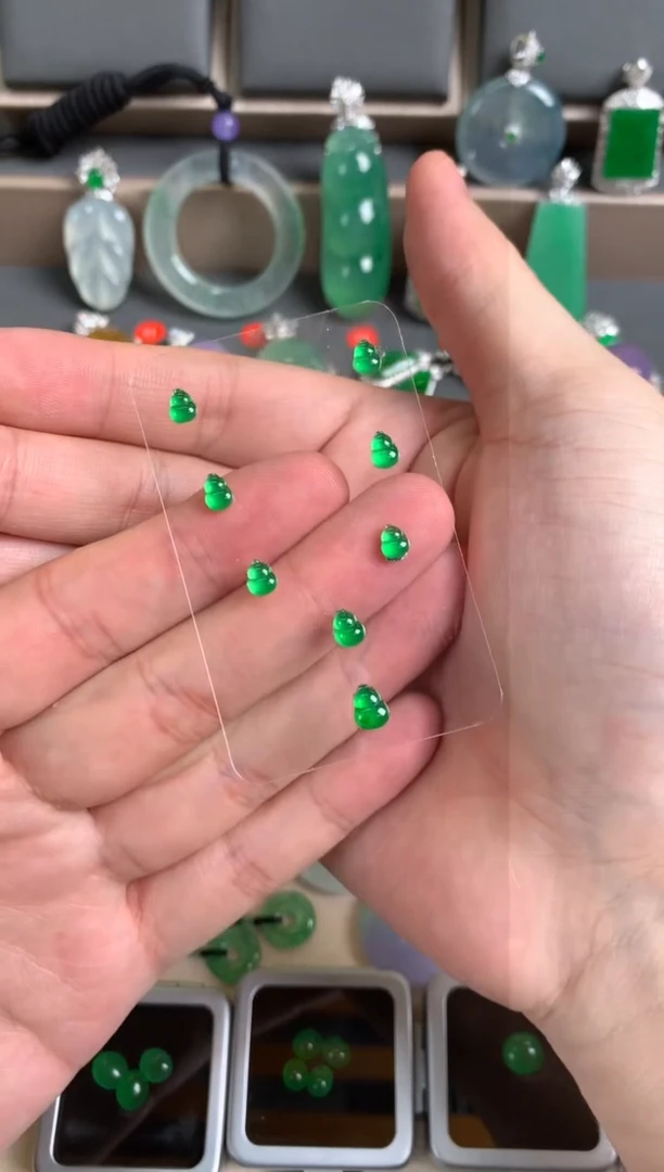 未镶嵌定制翡翠裸玉