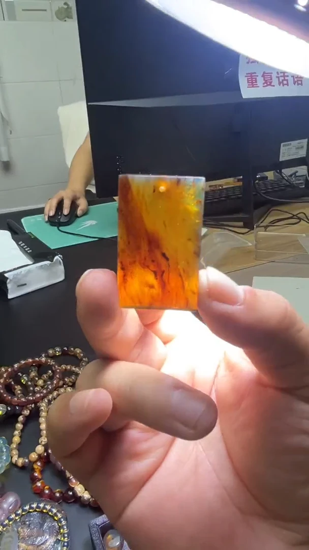 未镶嵌琥珀裸石23