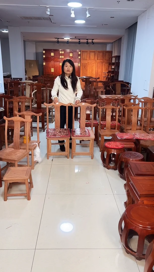 花梨木类家具一对白胚小巴花带围板小官帽椅