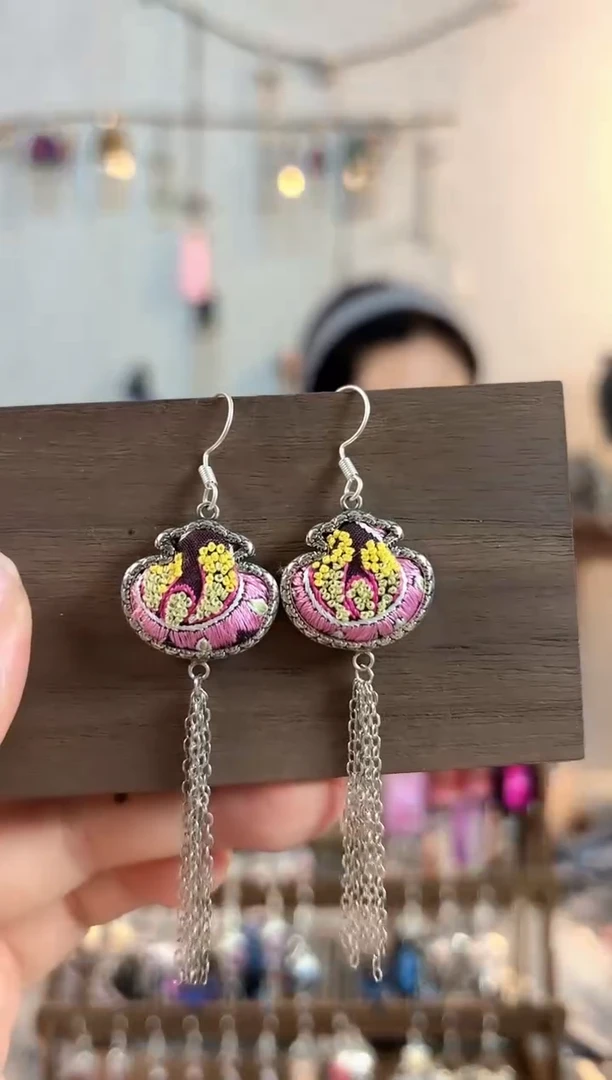 织绣民族风非遗老绣饰品109