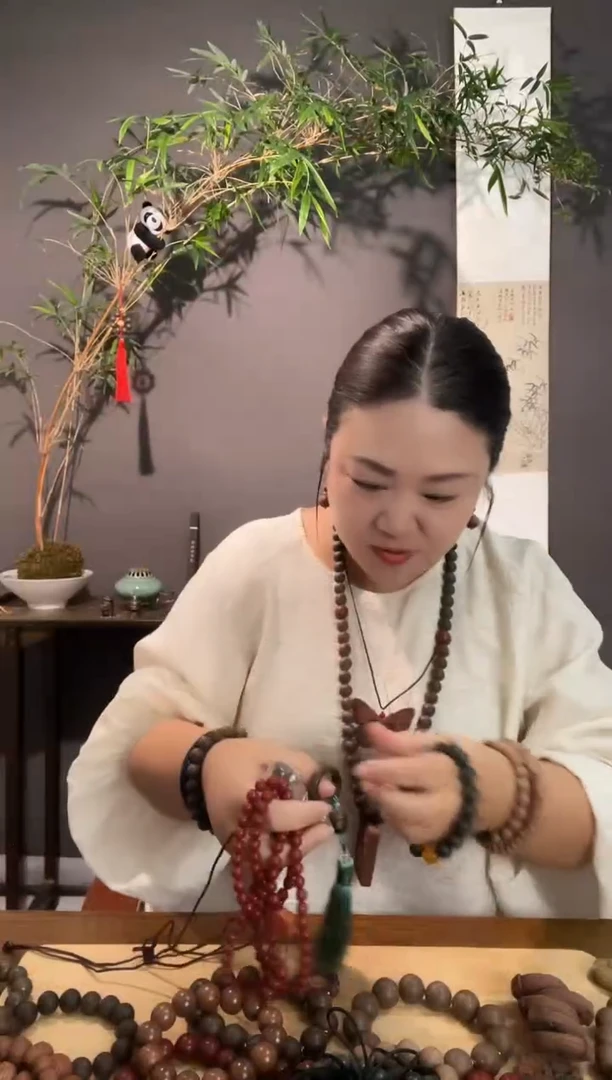 泥塑参茸香方的亲嘴鱼（不带绳）