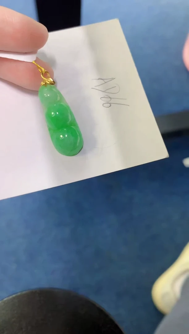 翡翠18K金镶嵌颈饰000000000