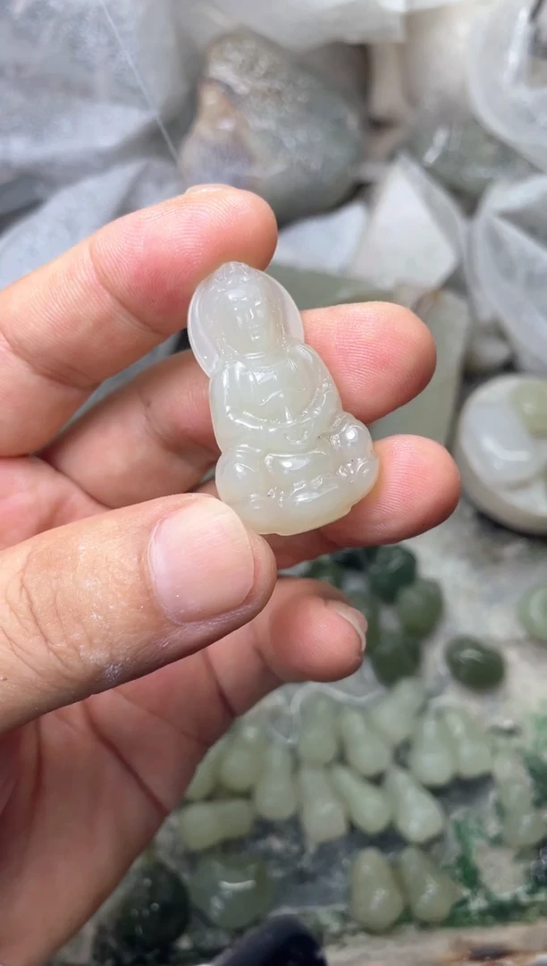 和田玉未镶嵌颈饰1