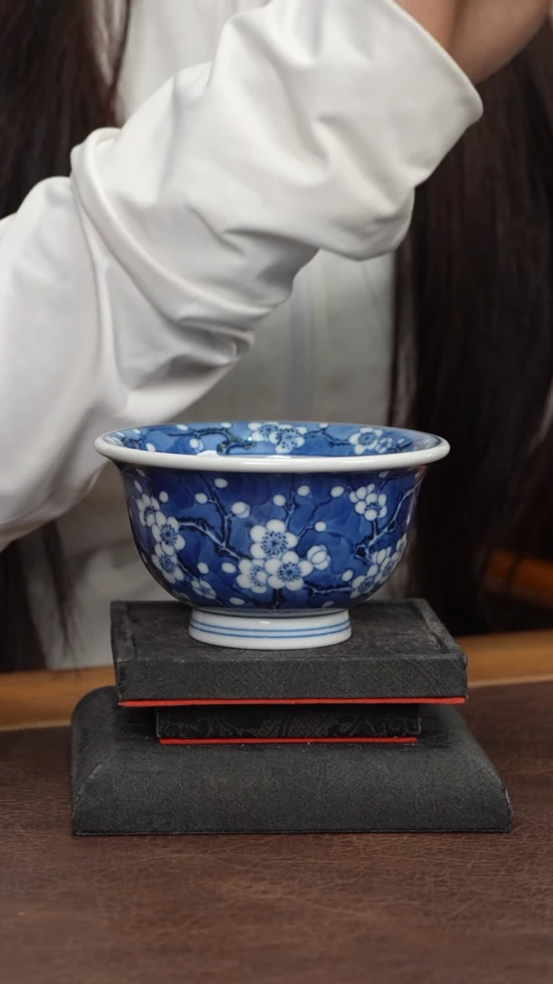 水造青花冰梅压手