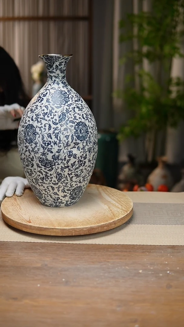 【闪购商品】陶瓷  花器青花瓷缠枝莲保龄球瓶瑕疵