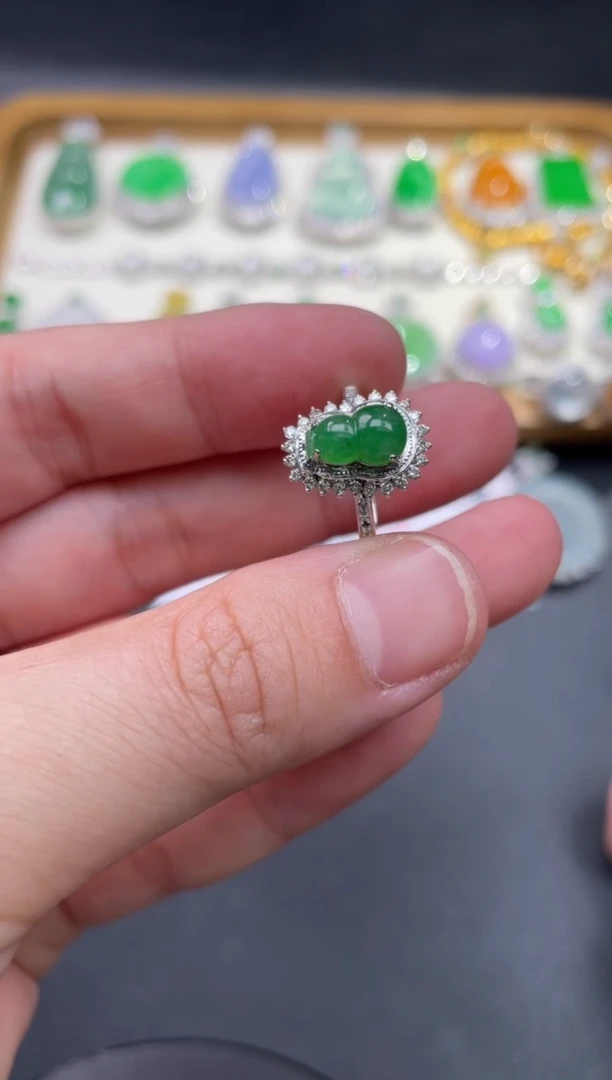 【闪购商品】翡翠戒指18K金镶嵌71.......