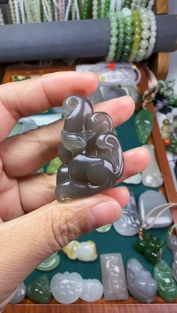 【闪购商品】和田玉无未镶嵌九尾狐吊坠