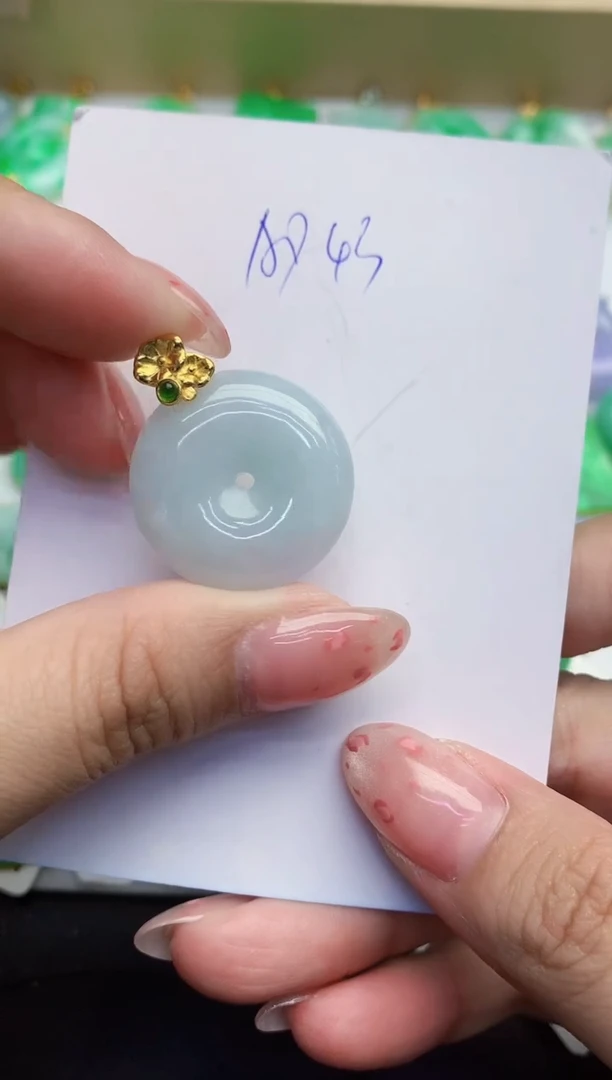 翡翠未镶嵌颈饰缅甸天然翡翠A货