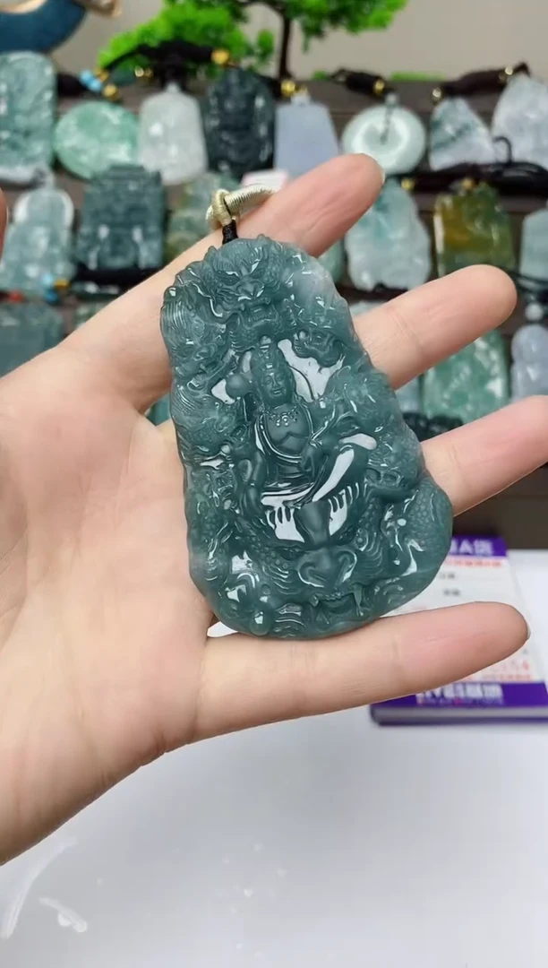 翡翠未镶嵌颈饰