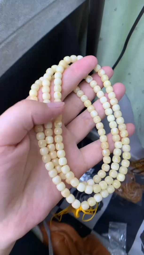 蜜蜡未镶嵌珠宝奇石1