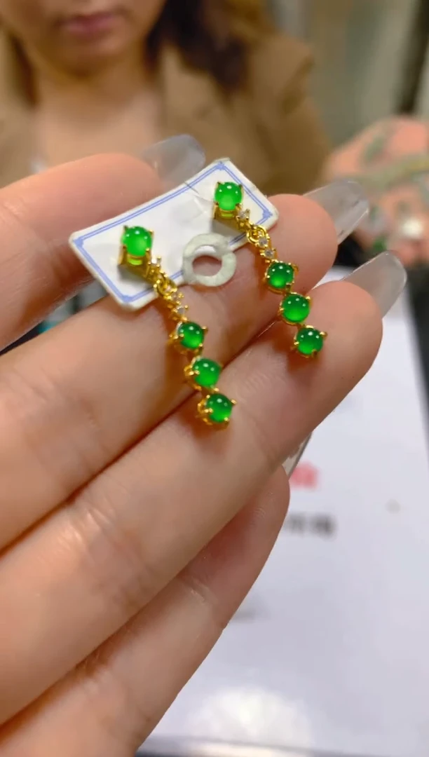 未镶嵌翡翠耳饰多样性发一