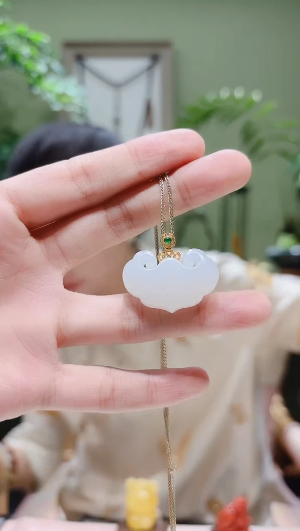 颈饰18K金镶嵌和田玉和田玉吊坠Z多样性发货