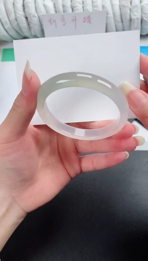 【闪购商品】石英质玉手镯未镶嵌118-53.5