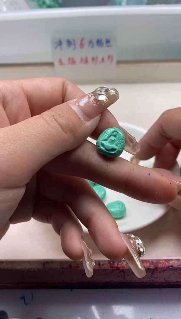 【闪购商品】玛瑙/玉髓颈饰未镶嵌x1151高瓷绿*松无相佛*1颗