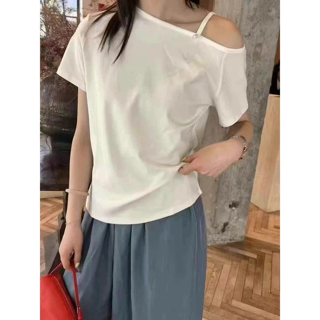 HMY 30397韩系设计感斜肩吊带珍珠扣T恤女夏纯欲露肩显瘦开叉上衣